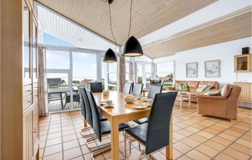 Grønninghoved Strand House | Amazing Home In Sjølund With Kitchen