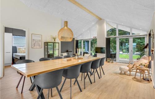 Grønninghoved Strand House | Amazing Home In Sjølund With Sauna
