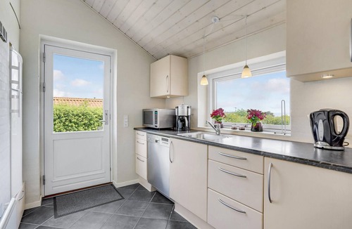 Grønninghoved Strand House | Amazing home in Sjølund with sauna