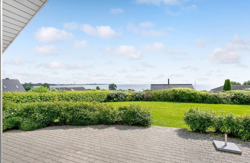Grønninghoved Strand House | Amazing home in Sjølund with sauna
