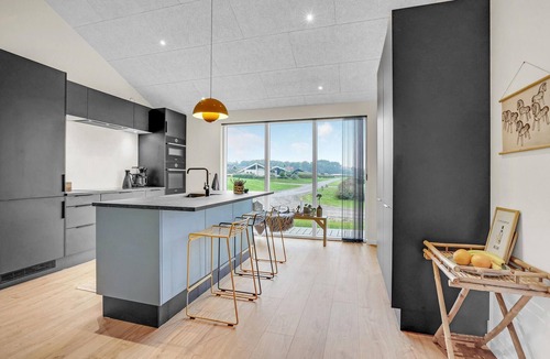 Grønninghoved Strand House | Amazing home in Sjølund with sauna