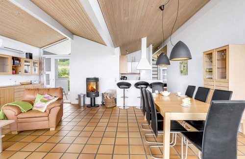 Grønninghoved Strand House | Amazing home in Sjølund with kitchen