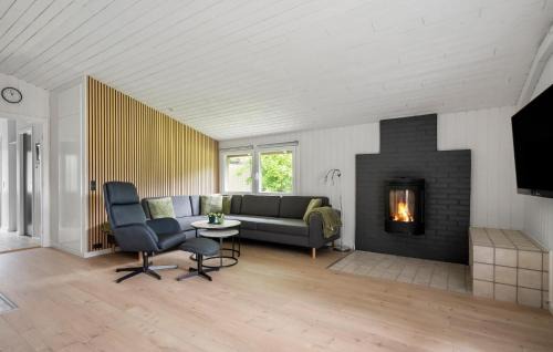 Skjern House | Amazing Home In Skjern With Wifi
