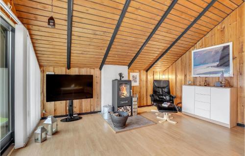 Skjern House | Amazing Home In Skjern With Kitchen