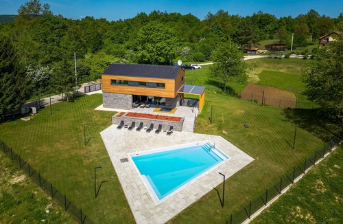 Slunj House | Amazing home in Slunj