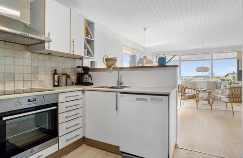Skyum House | Amazing home in Snedsted with kitchen