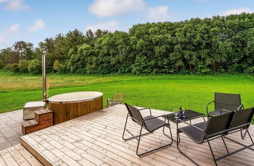 Lihme House | Amazing home in Spøttrup with WiFi