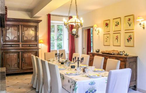 Saint-Clement-Rancoudray House | Amazing Home In St Clément Rancoudray