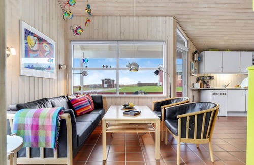 Mommark Strand House | Amazing home in Sydals with WiFi