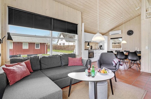 Mommark Strand House | Amazing home in Sydals with WiFi