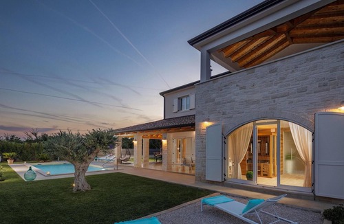Frata House | Amazing home in Tar with sauna