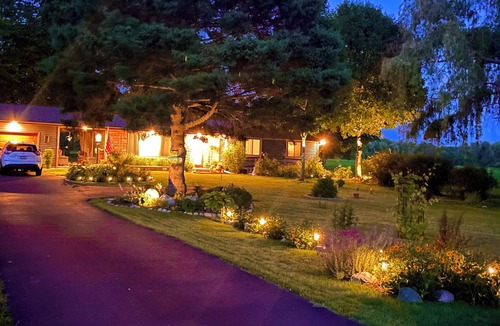 Fennville House | Amazing home in the Saugatuck area-3BR,2BTH,Dogs OK, close to beaches, vineyards