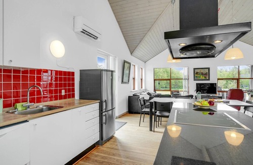 Oddesund Syd House | Amazing home in Thyholm with WiFi