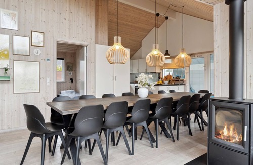Holloselund House | Amazing home in Tisvildeleje with sauna
