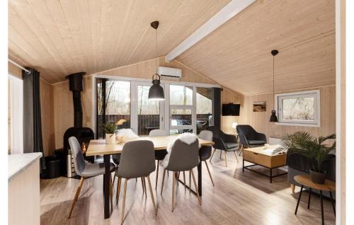 Arrild Ferieby House | Amazing Home In Toftlund With Wifi
