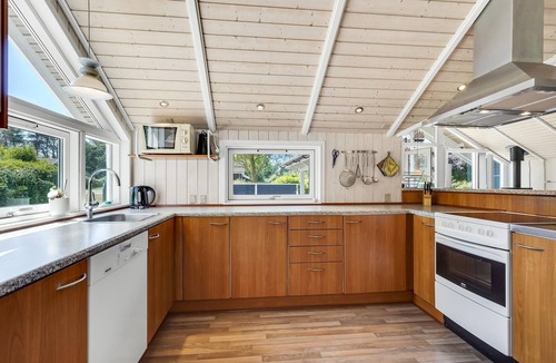 Hov House | Amazing home in Tranekær with sauna