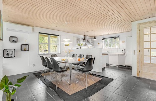 Øby House | Amazing home in Ulfborg with kitchen