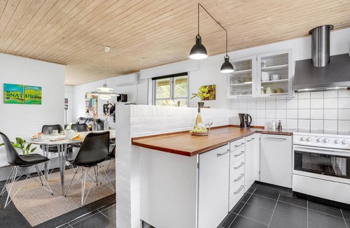 Øby House | Amazing home in Ulfborg with kitchen