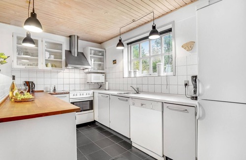 Øby House | Amazing home in Ulfborg with kitchen