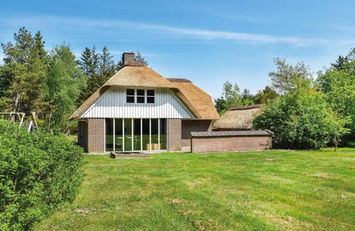 Øby House | Amazing home in Ulfborg with kitchen