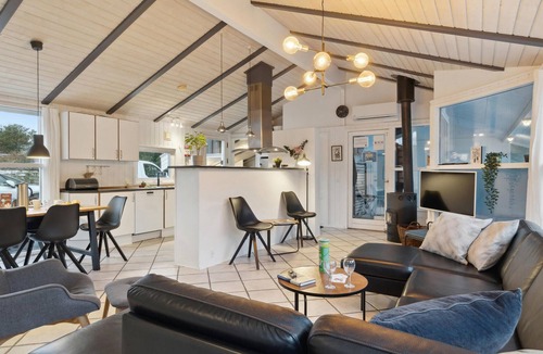 Marielyst House | Amazing home in Væggerløse with WiFi