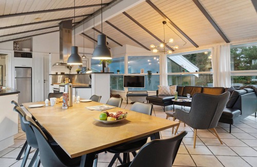 Marielyst House | Amazing home in Væggerløse with WiFi
