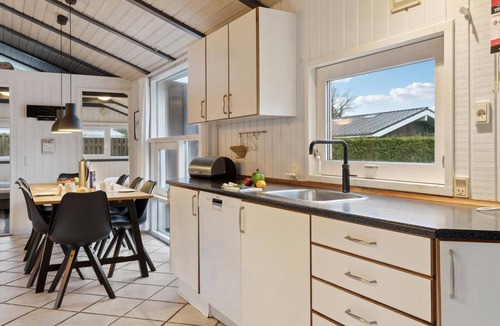 Marielyst House | Amazing home in Væggerløse with WiFi