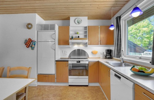 Bøtø By House | Amazing home in Væggerløse with sauna