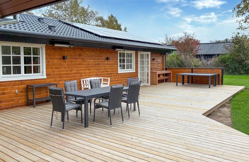 Holloselund House | Amazing home in Vejby with WiFi