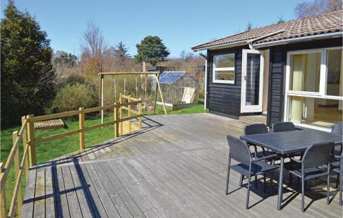 Udsholt House | Amazing Home In Vejby With Wifi