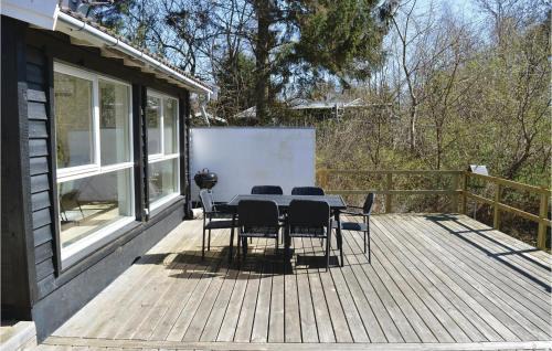 Udsholt House | Amazing Home In Vejby With Wifi