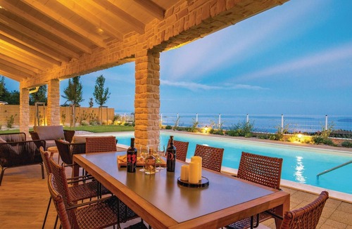 Veprinac House | Amazing home in Veprinac with sauna