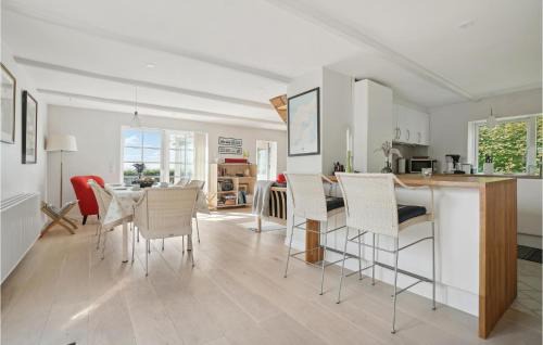 Amtoft House | Amazing Home In Vesløs