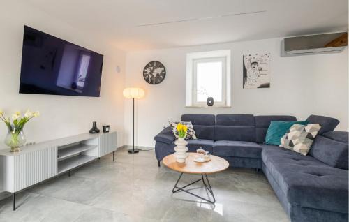 Prkacini House | Amazing Home In Vidulini