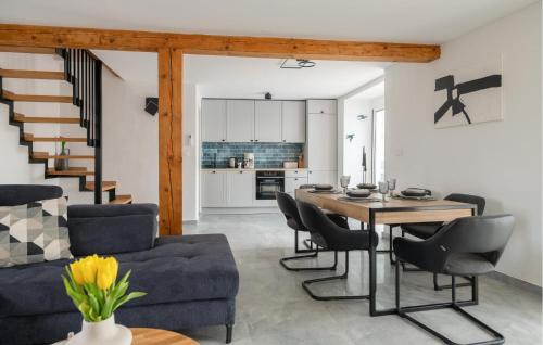 Prkacini House | Amazing Home In Vidulini