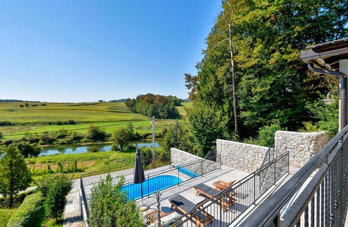 Karlovac House | Amazing home in Zadobarje
