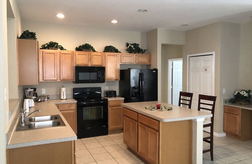 Lake Berkley House | Amazing House close to Disney. Enjoy Private Pool!