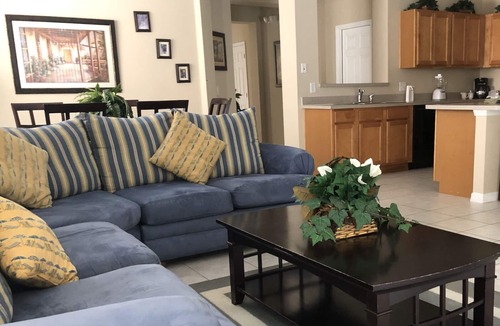 Lake Berkley House | Amazing House close to Disney. Enjoy Private Pool!
