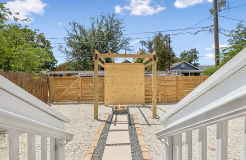 Eastside Promise Neighborhood House | Amazing house close to downtown , 5 beds and 3 bath