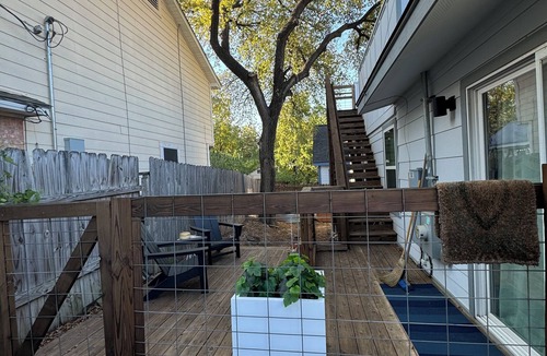 Central East Austin House | Amazing House w/Private Roof Deck & Downtown Views! Walk to Franklins, DT & UT!