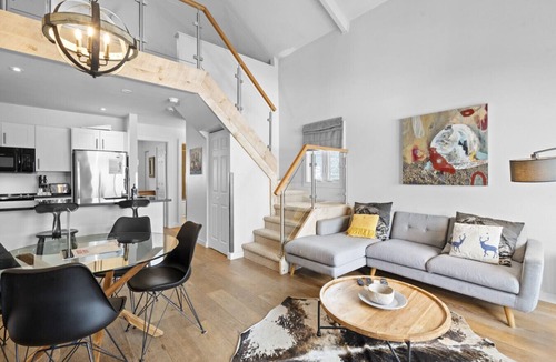 Mont-Tremblant Condo | Amazing Lake/Mountain View 5min to Tremblant(439)