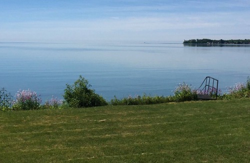 Brighton Cottage | Amazing Lake Ontario Cottage - Close to the County!