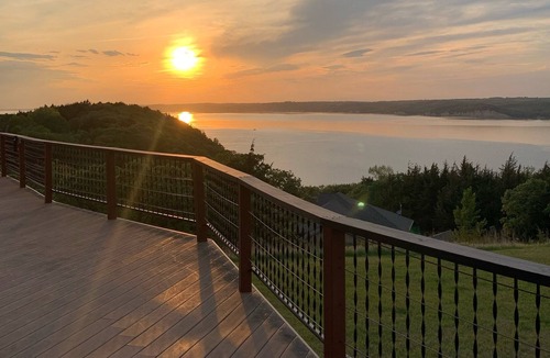 Crofton House | Amazing Lake View 6+ Bedroom Home