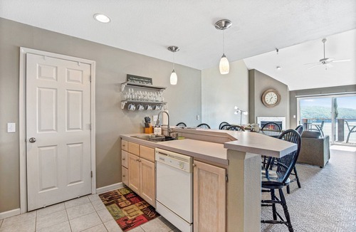 Kaiser Condo | Amazing Lake Views With Pool, Loft, & Balcony