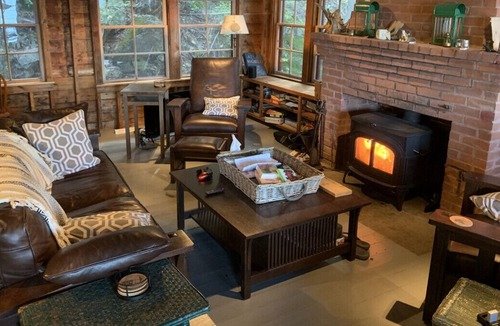 Colchester Cabin | Amazing Lakefront Cabin with Great Swimming & Epic Views