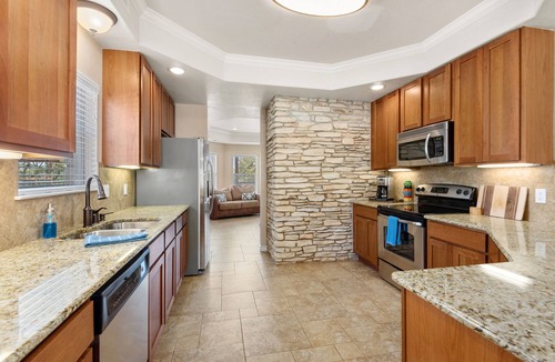 Canyon Lake House | Amazing lakefront on Canyon Lake in Hill Country. Giant backyard! Extra beds!