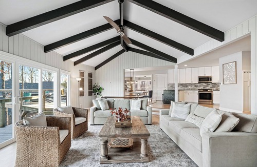 Gainesville House | AMAZING LAKEVIEWS! Beautifully decorated 4 bdm waterfront home with 2-story dock