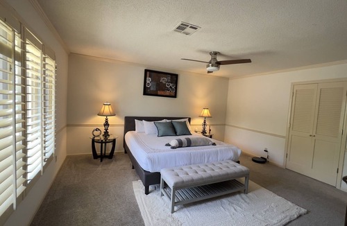 Overland Park House | Amazing large New Private House - 1G goog Wifi