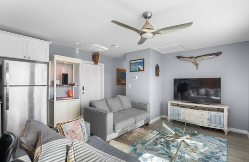 Plantation Island House | Amazing little fishing cabin on the water with a boat ramp in Everglades City