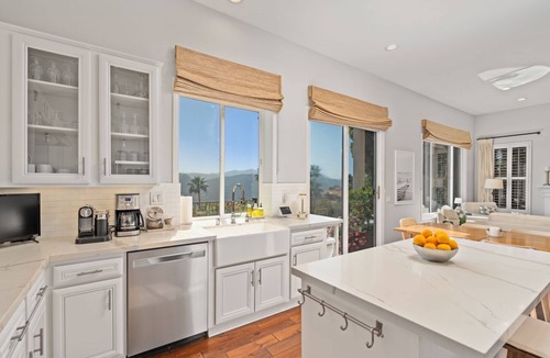 The Summit House | Amazing location and views!